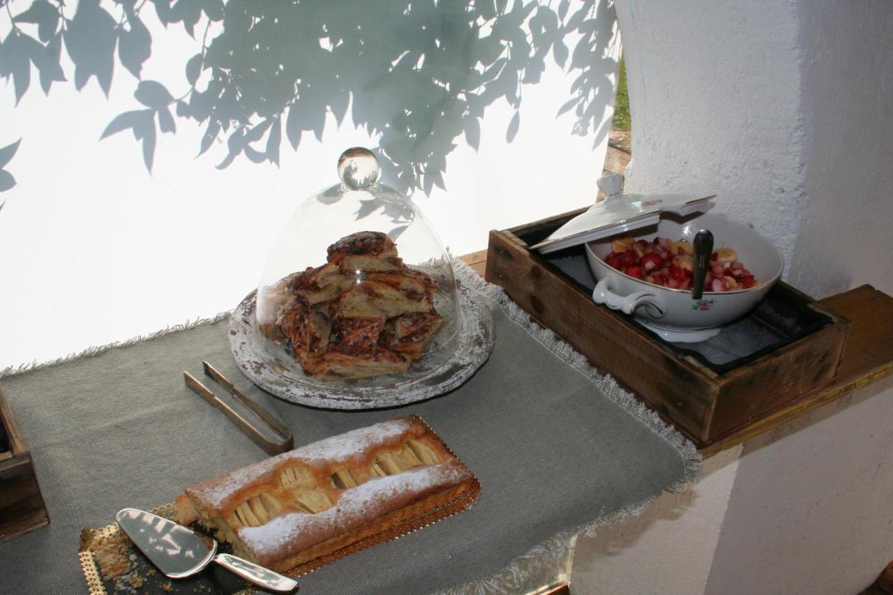 Bed and Breakfast Le Rondini Montras Екстер'єр фото