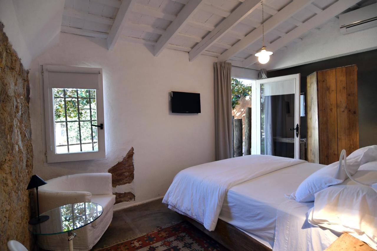 Bed and Breakfast Le Rondini Montras Екстер'єр фото